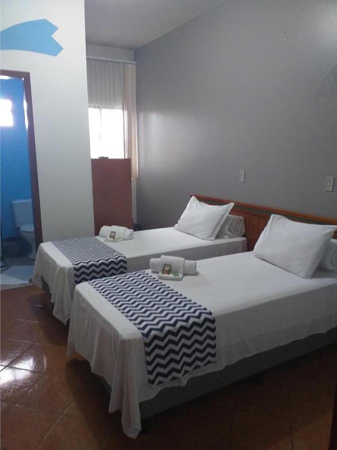 Quarto com 2 Camas de Solteiro