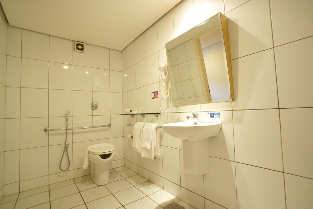 Superior Deluxe Twin Room parcial sea view Disability Access