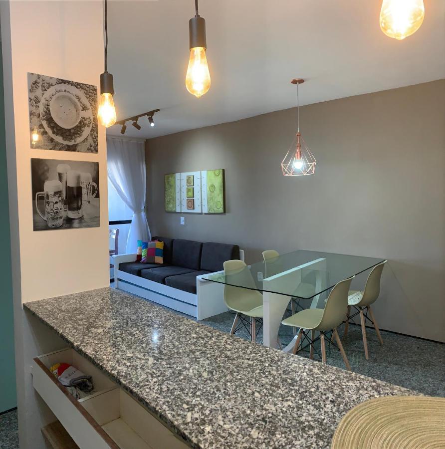 Apartamento com Vista Parcial para o Mar