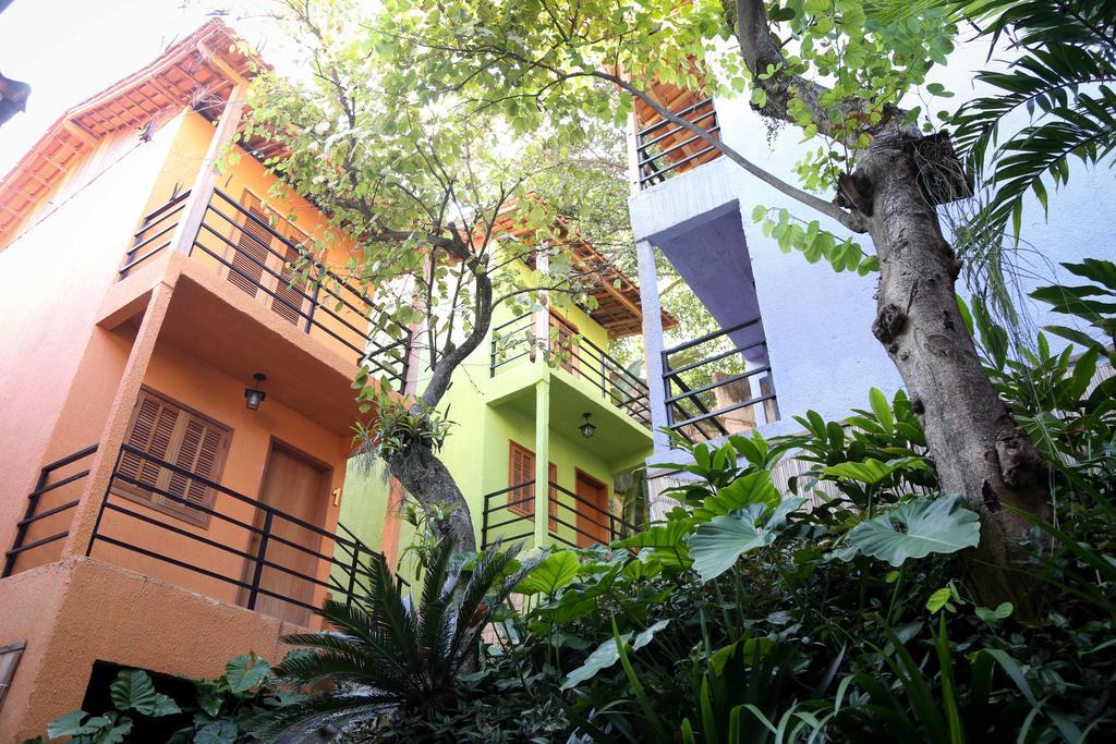 Quarto Triplo com Banheiro Privativo