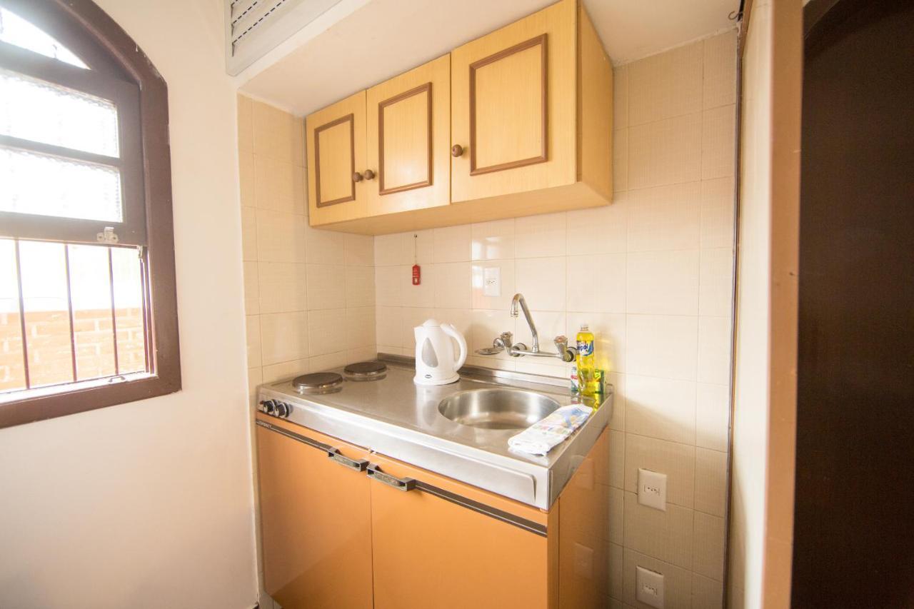 Quarto com Cama de Casal ou 2 de Solteiro