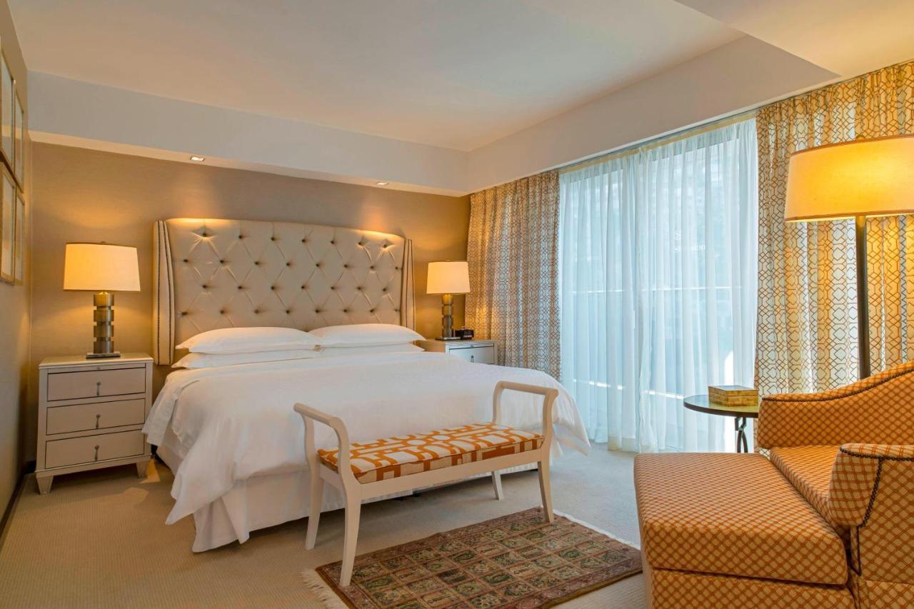 Suíte Vice Presidencial com 1 Cama King-size, Varanda e Acesso à Área VIP