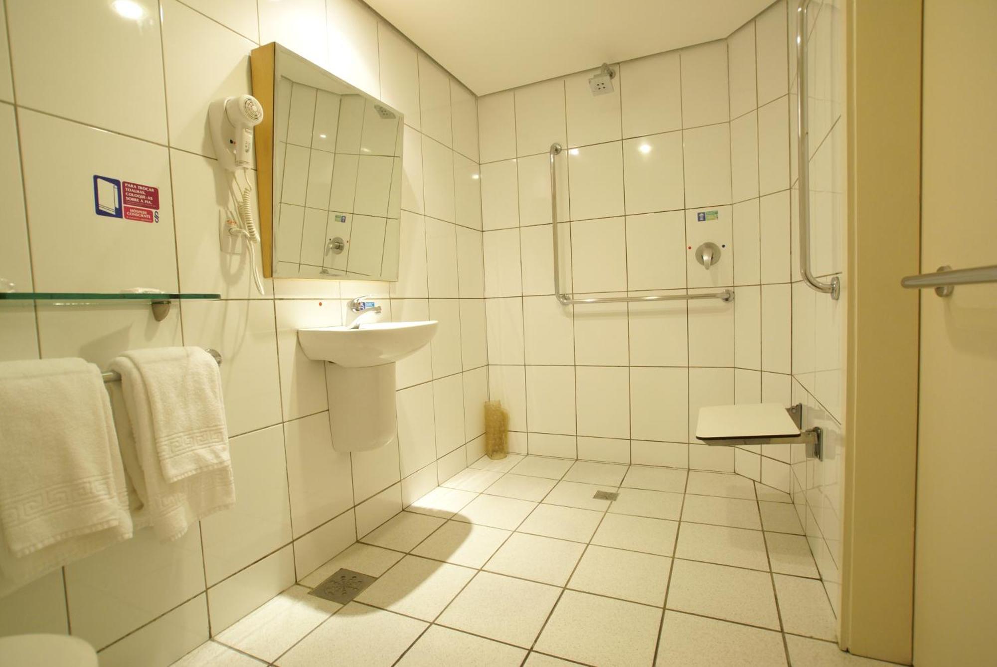 Superior Deluxe Twin Room parcial sea view Disability Access