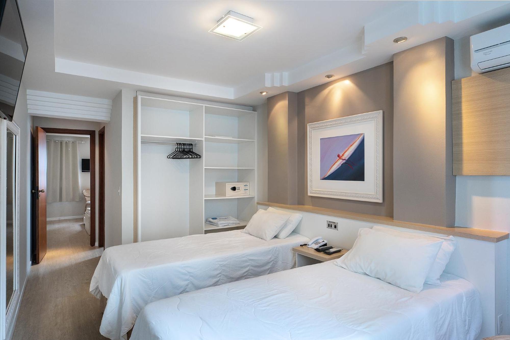 Suite,1220470837:JPEG