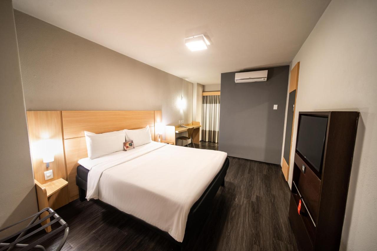 Standard Double Room Queen Bed
