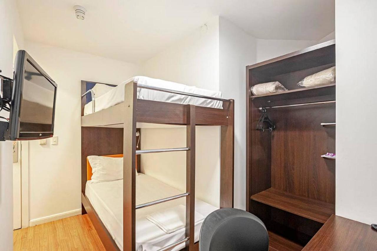 Quarto com 2 Camas de Solteiro (Beliche)