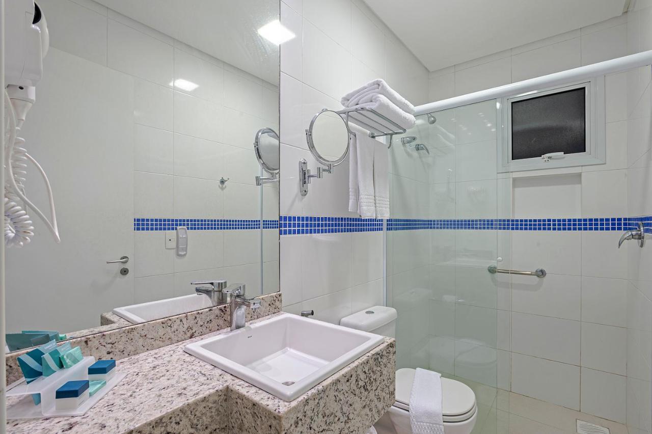 Quarto Triplo com Vista do Mar