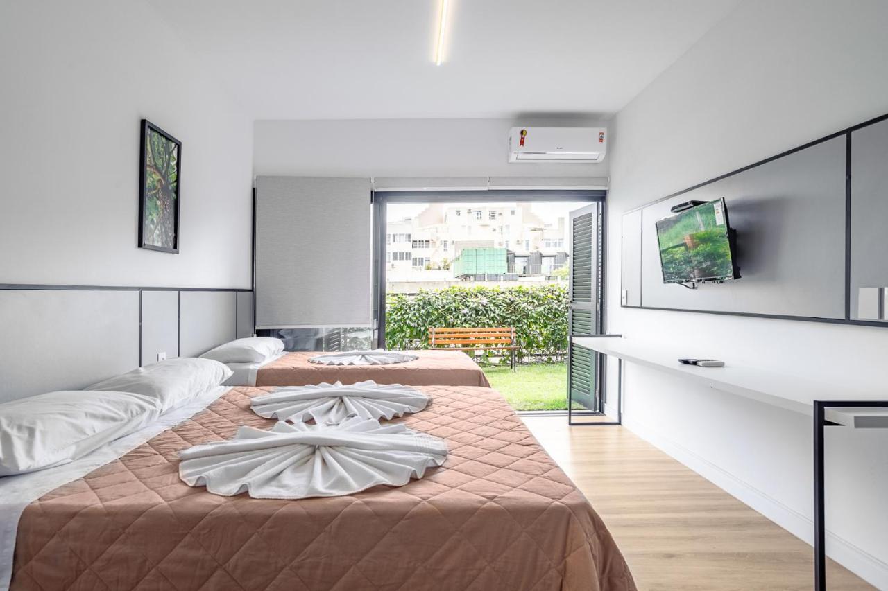 Suíte com Vista do Jardim