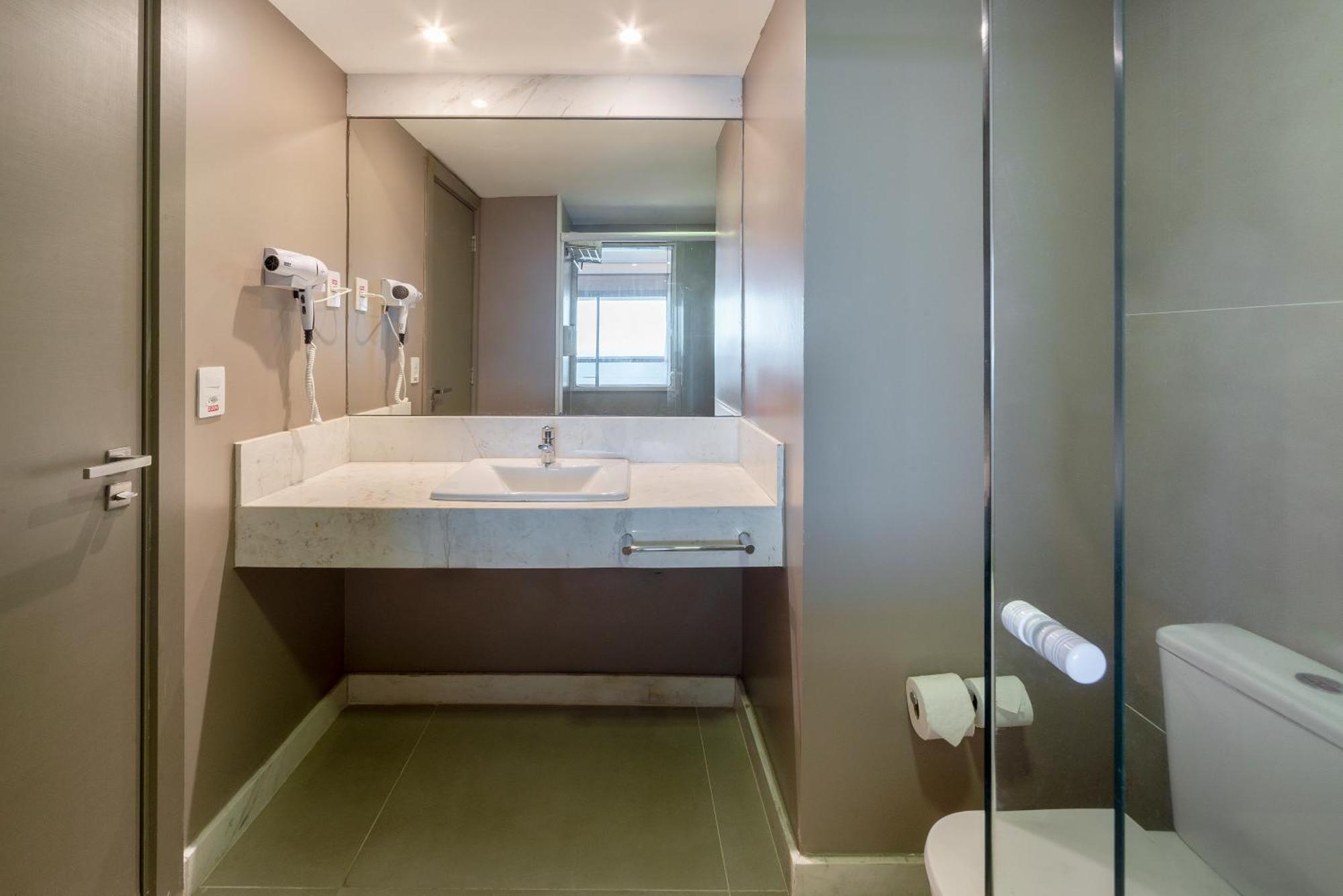 Quarto Triplo Luxo com Vista para o Mar