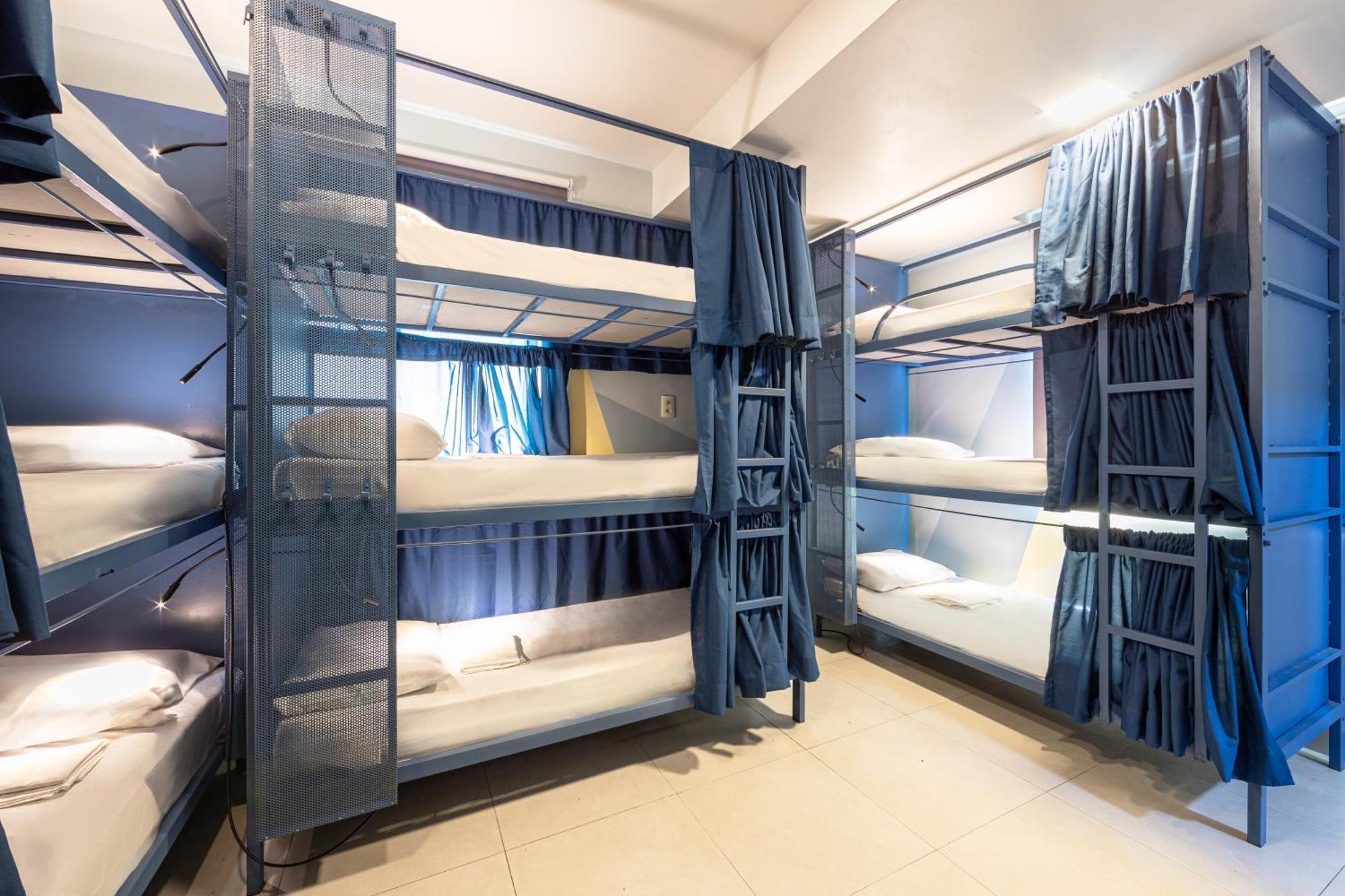 Cama em Dormitório Misto com 9 Camas