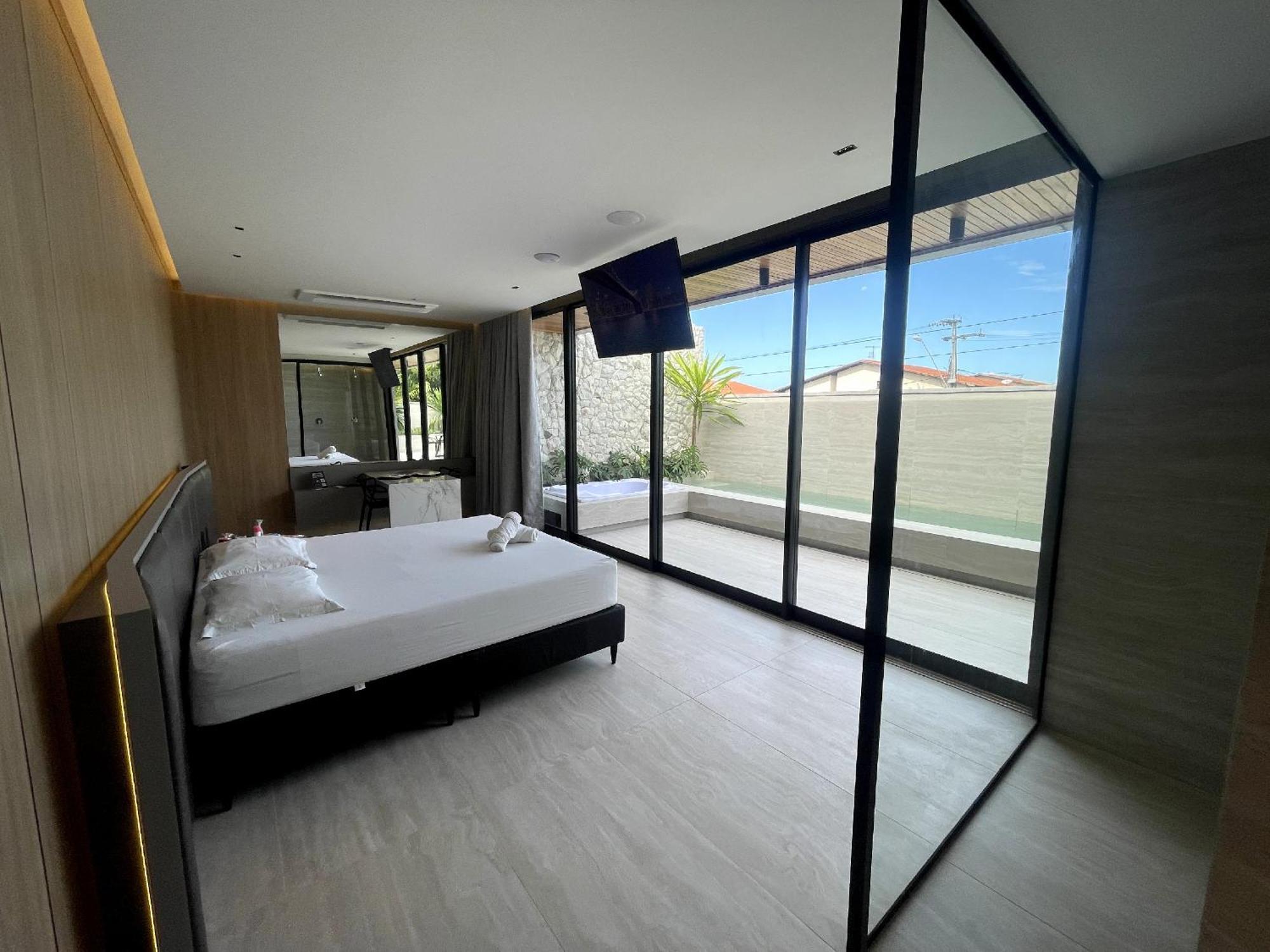 Queen Room Pool View