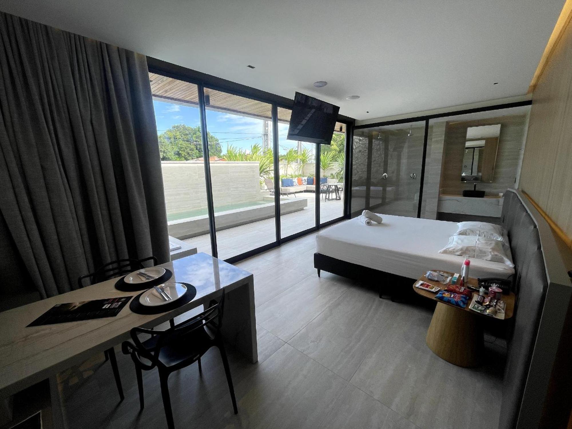 Queen Room Pool View