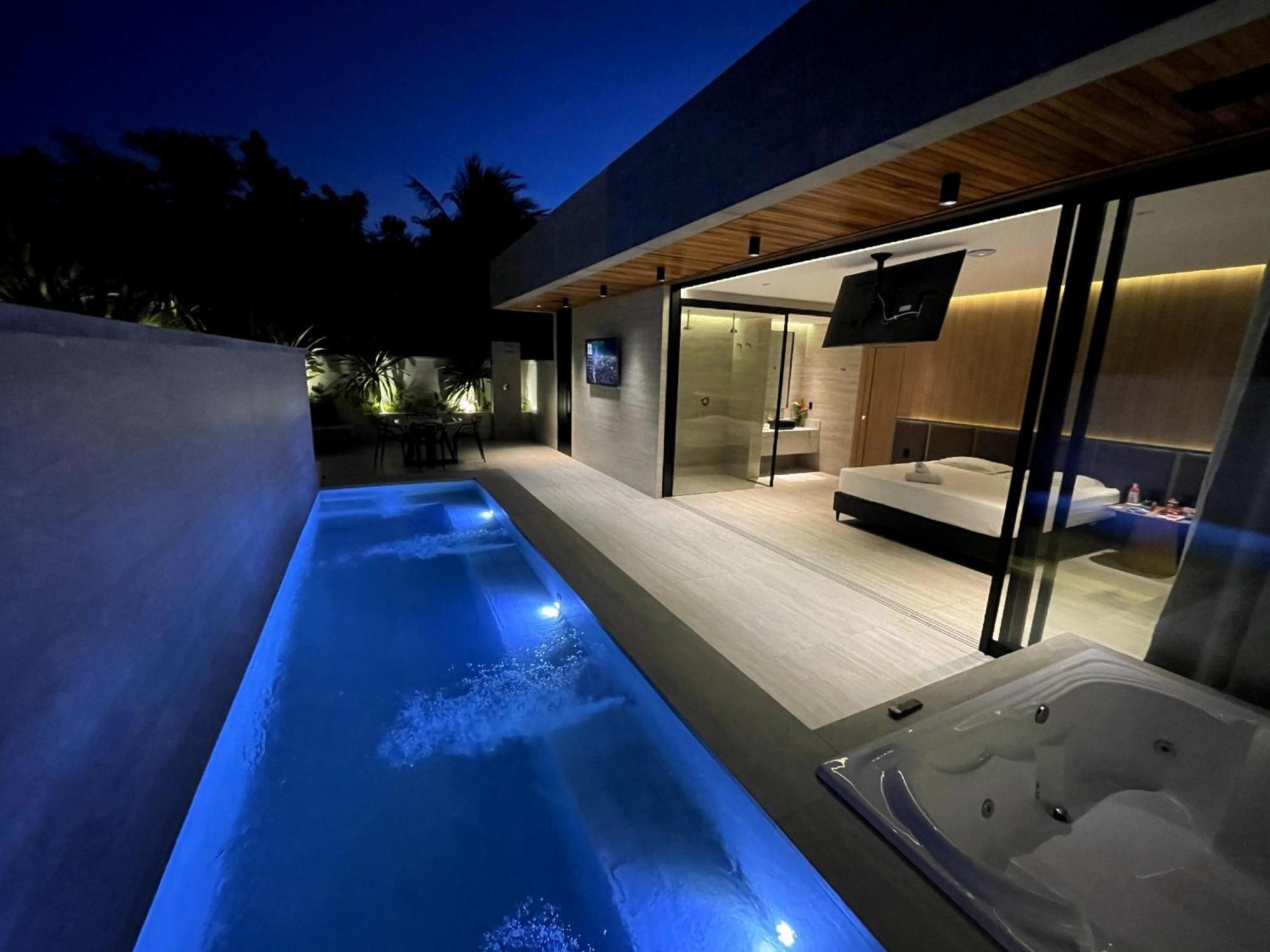 Queen Room Pool View