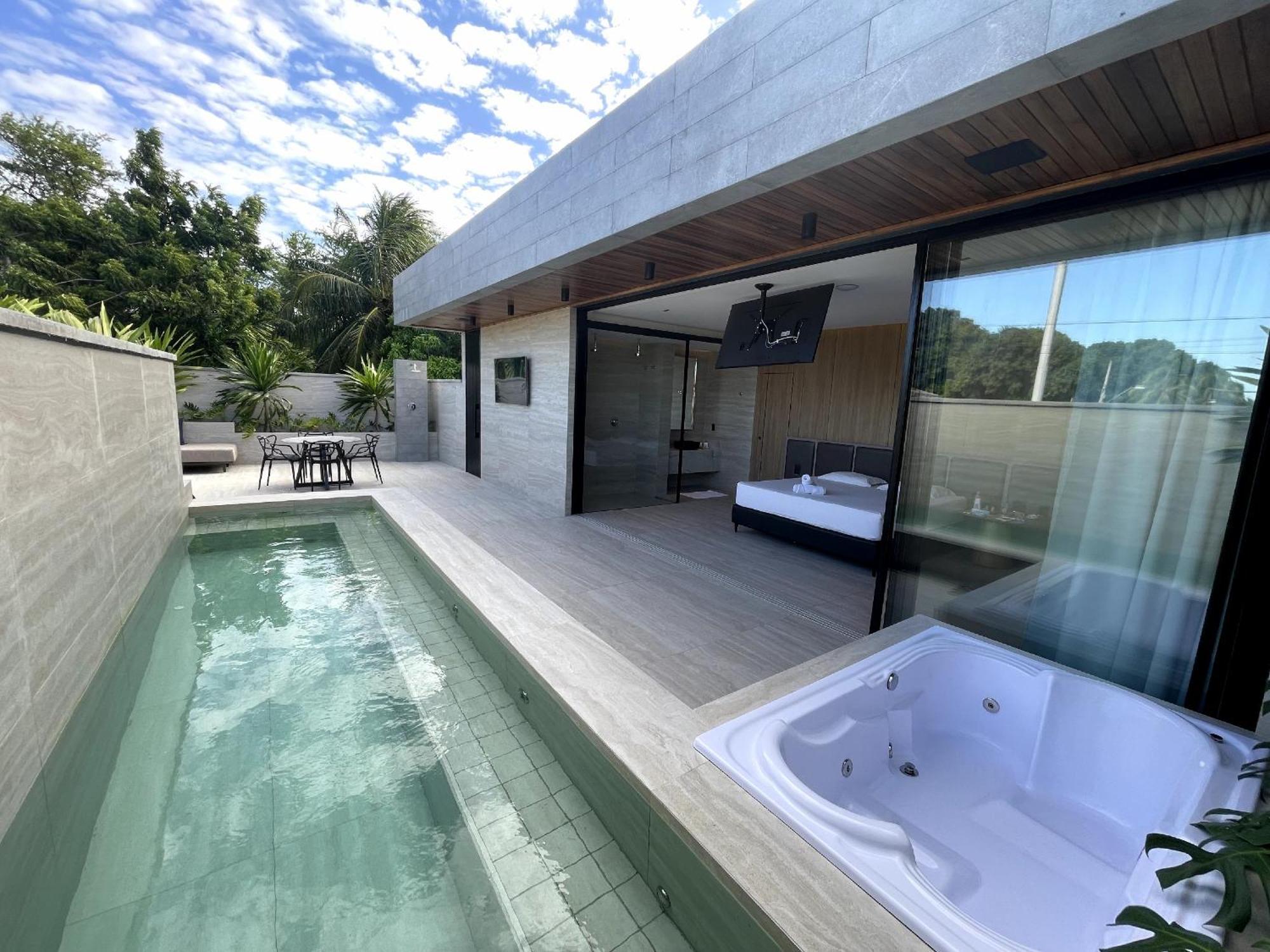 Queen Room Pool View