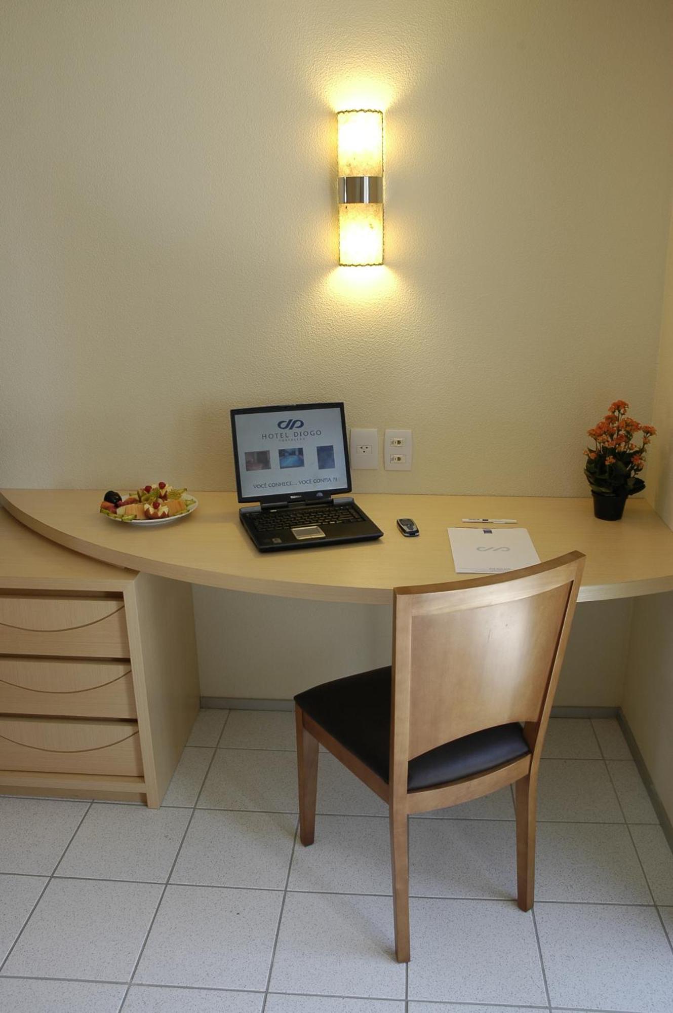 Superior Deluxe Twin Room parcial sea view Disability Access