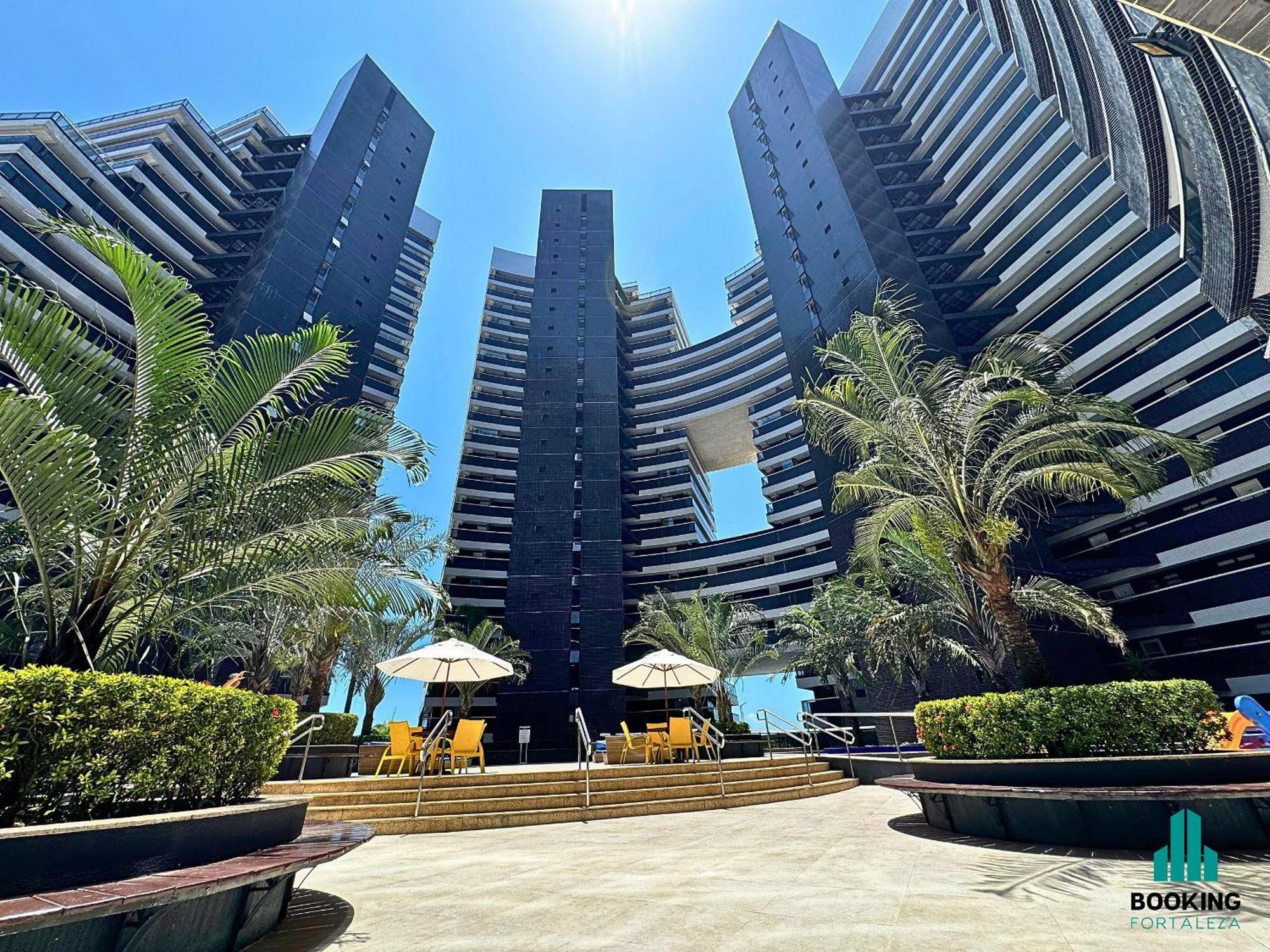Apartamento de 1 Quarto com Varanda e Vista do Mar