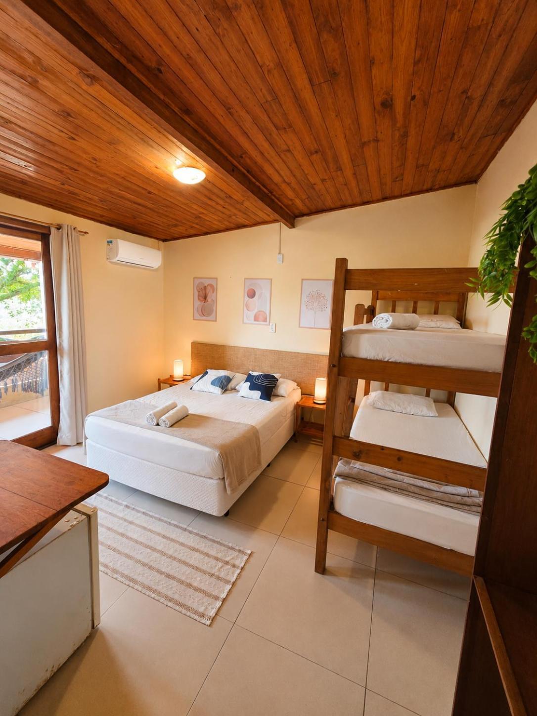 Quarto Quádruplo com Varanda