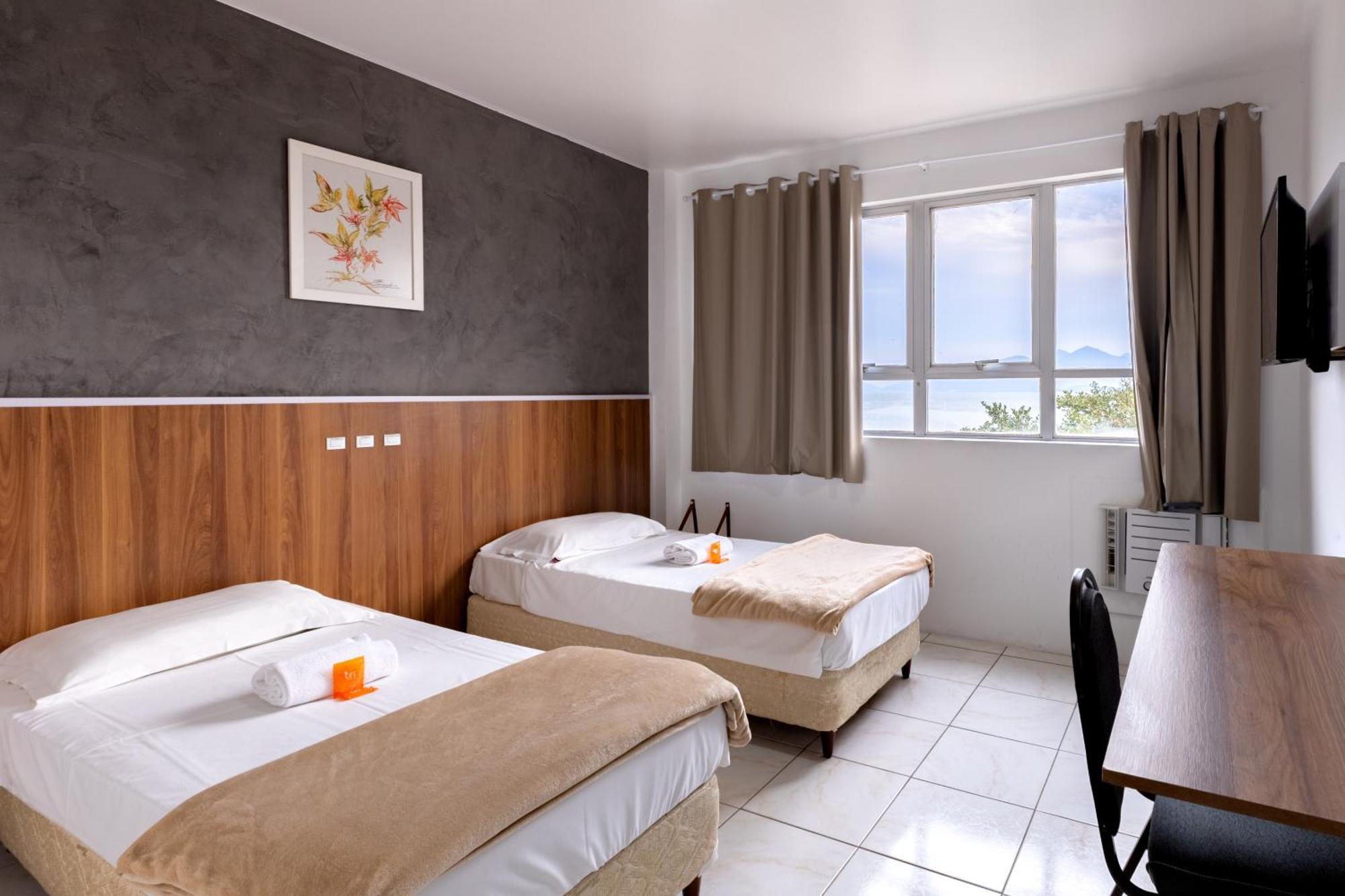 Quarto Deluxe com 2 Camas de Solteiro