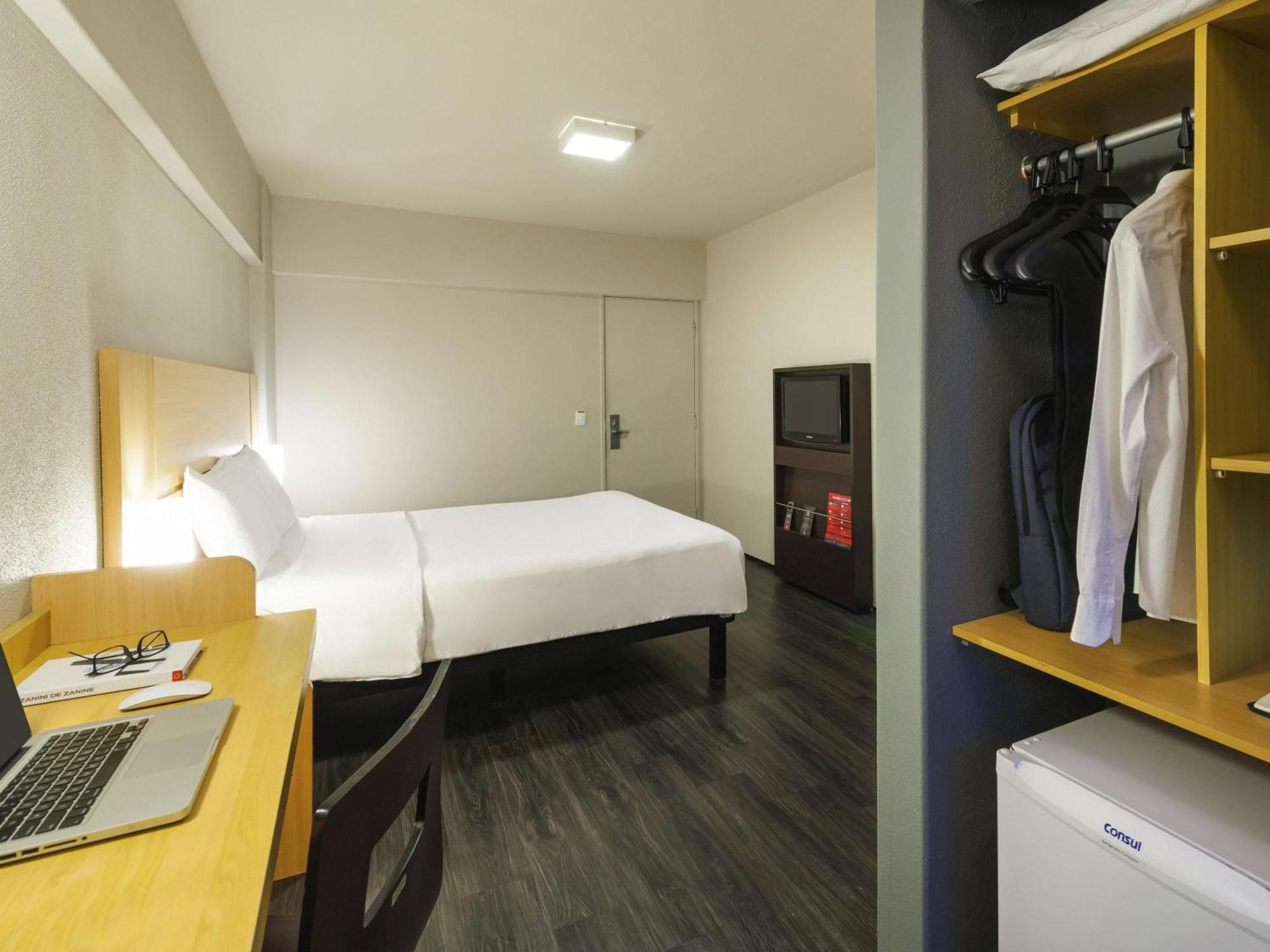 Standard Double Room Queen Bed