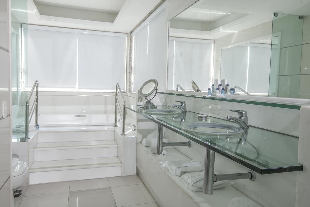 Suite (2 Adults),403613289:JPEG