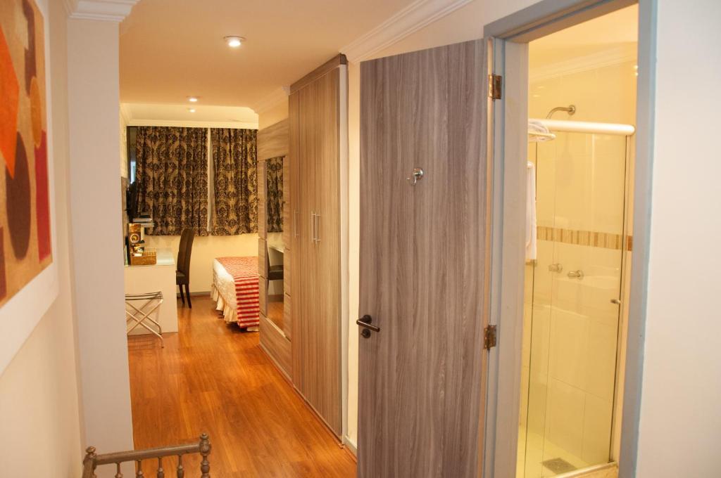 Quarto Duplo