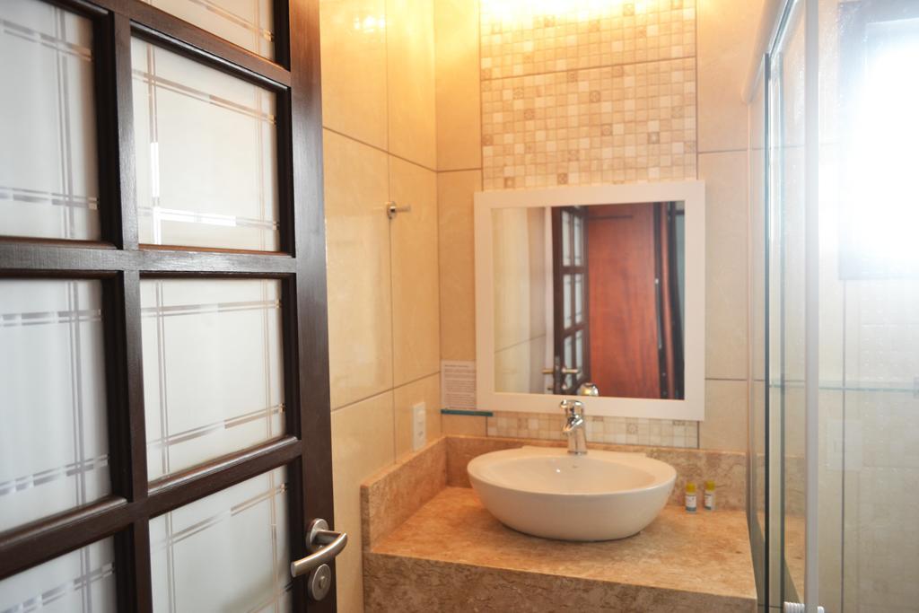 Quarto com Cama Queen-Size e Varanda
