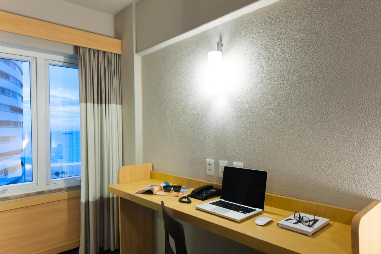 Executive One-Bedroom Apartment Queen Bed Partial Sea View