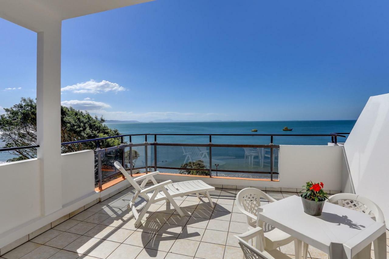 Quarto Duplo Deluxe com Varanda e Vista do Mar