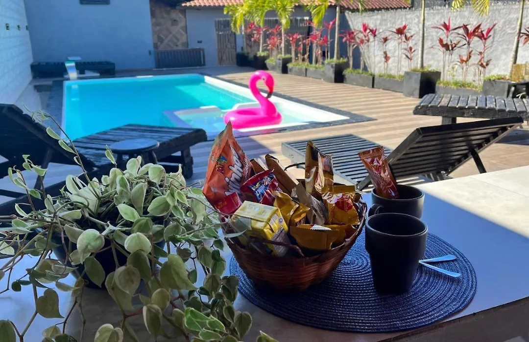 Casa com Piscina Grande e Hidro-1