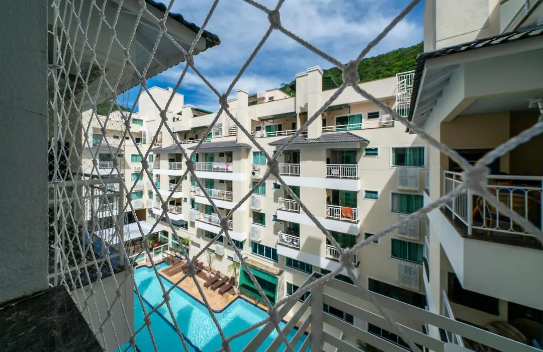 Bombinhas Summer Beach Apt 333-1