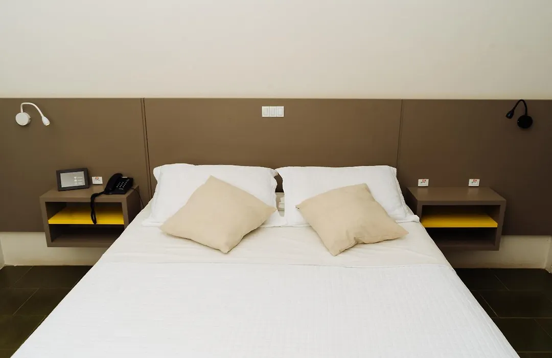 Cris Hotel-1