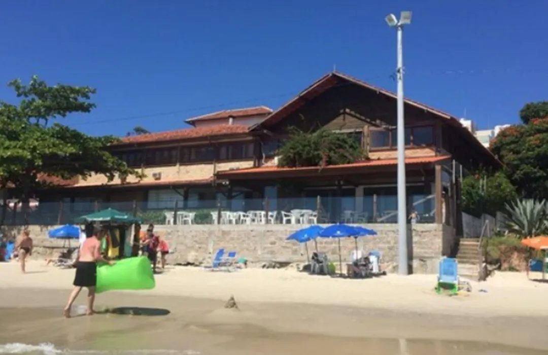 Pousada Dos Golfinhos-1