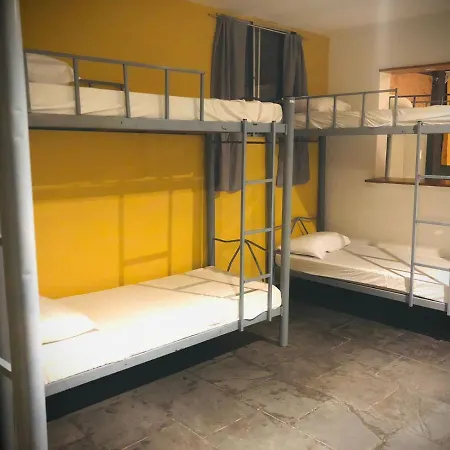 Por el Mundo Hostel-2