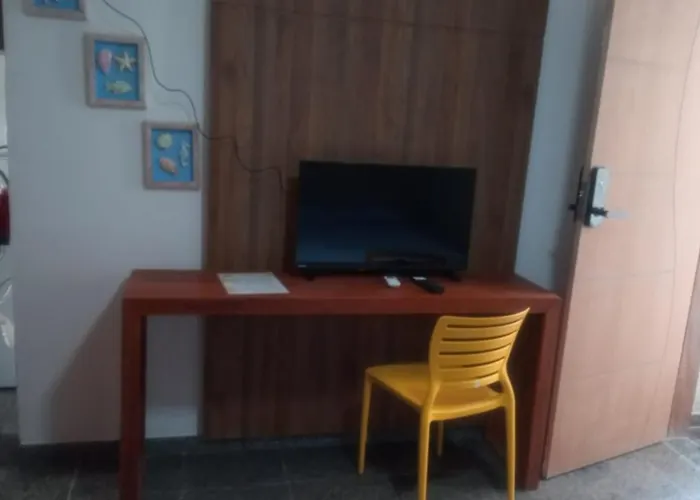 Hotel Beira MarSEGUNDA CASA - Seu cantinho em Guarapari, 1 minuto a pé da Praia do Morro! Suítes confortáveis e modernas - Para casal ou para grupos de até 5 pessoas