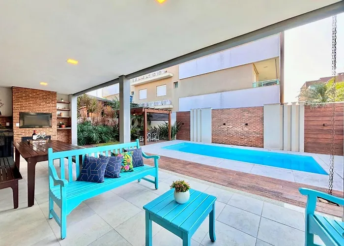 192 - Casa luxo com 5 suítes e piscina aquecida Bombinhas