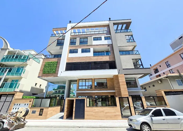 108 - Apartamento com 02 suítes para até 6 pessoas Bombinhas