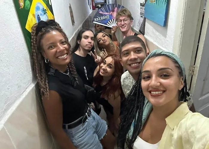 Hostel Cidade Nova, próximo a estação metrô praça 11, onde você tem acesso direto a qualquer Shows nas praias da zona Sul Rio de Janeiro