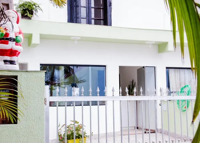 Pousada Nascimentos -Pé na Areia- À 47 Passos do Mar Bertioga